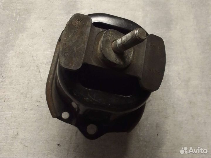 Опора двигателя правая BMW X5 E70 X6 E71 3.0D