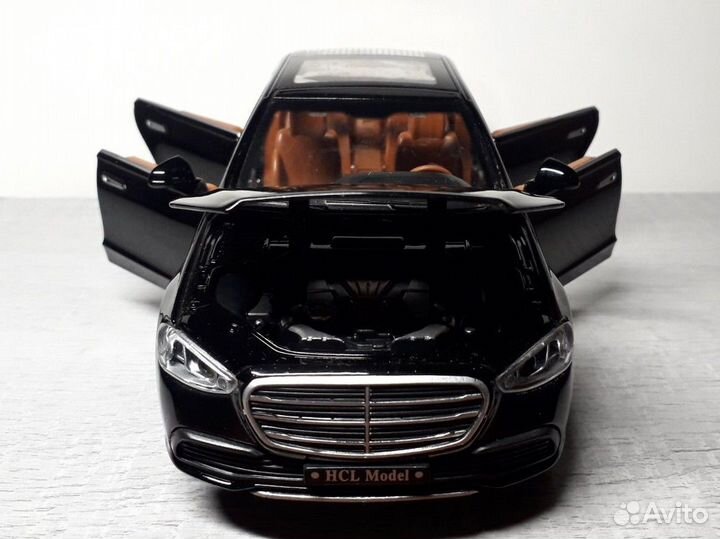 Модель Mercedes Benz