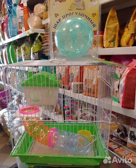 Клетки и хомяки