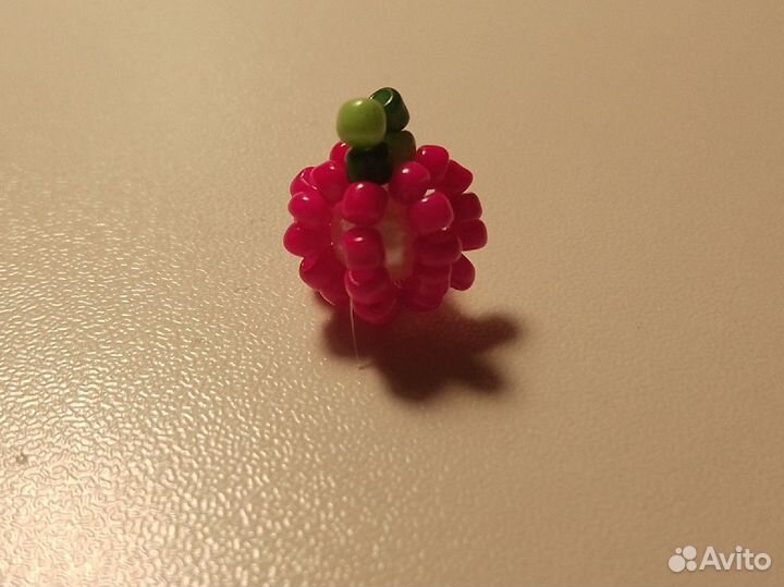 Клубничка из бисера