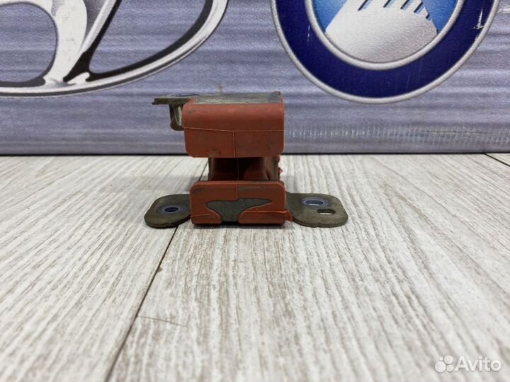 Кронштейн крепление глушителя Nissan terrano D10