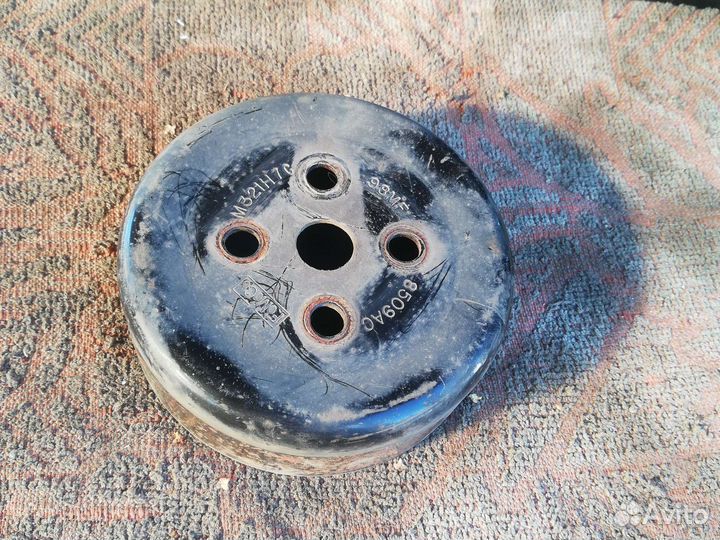 Шкив водяной помпы Форд Фокус 2