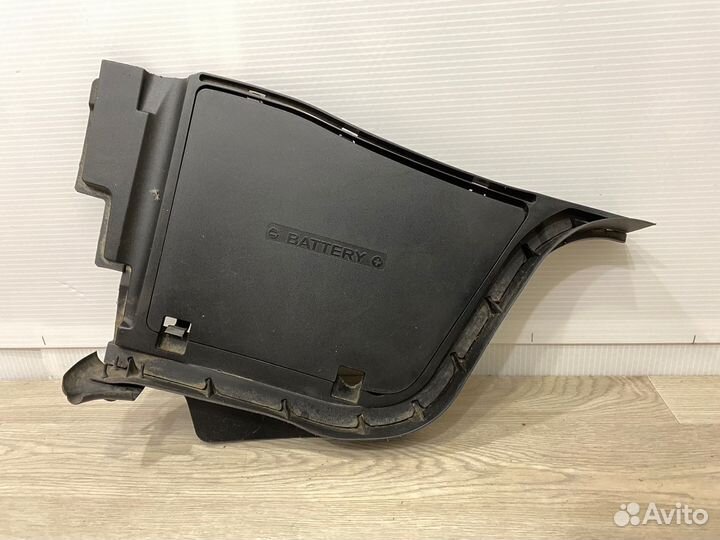 Обод крышка акб абс ABS на Infiniti G25 G35 G37