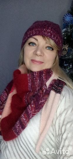 Шапка женская с бактусом. Ручная работа. В наличии