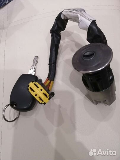 Замок зажигания на renault logan 2010г