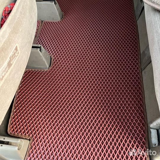 Автомобильные коврики на Mitsubishi Dion