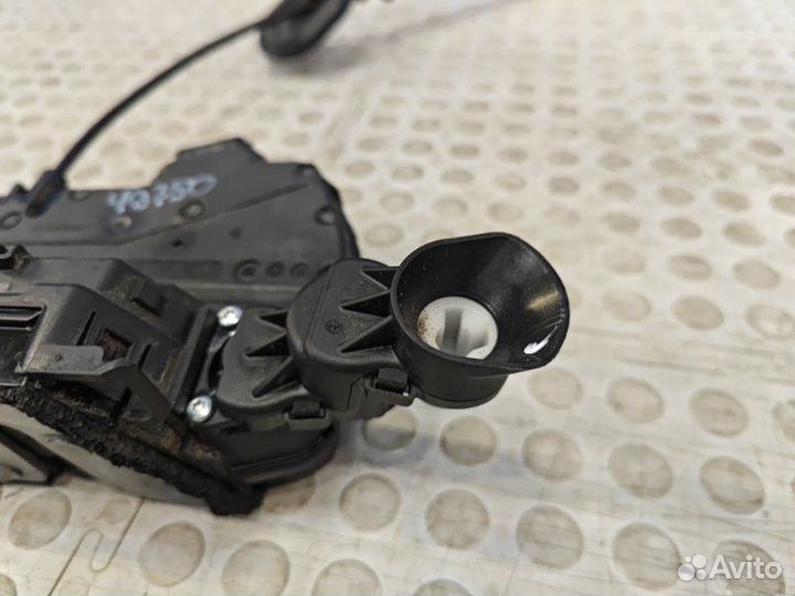 Замок двери передний левый Renault Kaptur