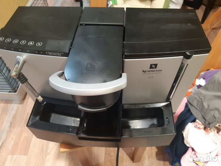 Кофемашина Nespresso Professional ES100