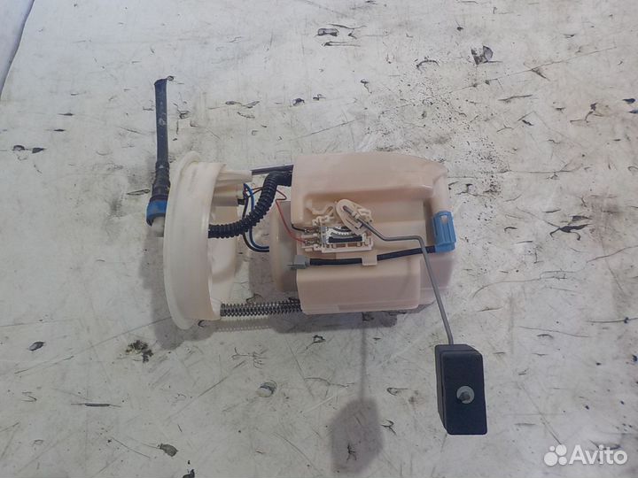 Топливный насос Mazda Verisa