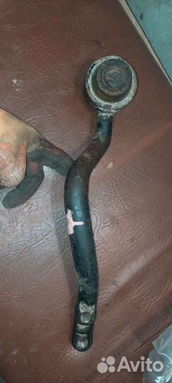 Продам передний левый рычаг на тойота альтеза