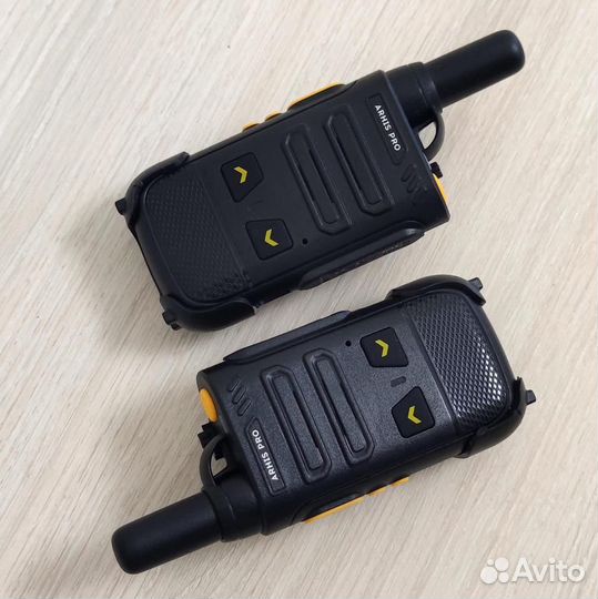 Рация-радиостанция с гарнитурой-наушником