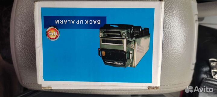 Автомобильный звуковой сигнал заднего хода