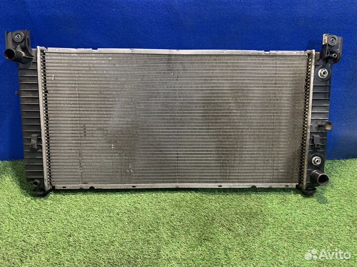 Радиатор двс (основной) Cadillac Escalade 3 GMT900