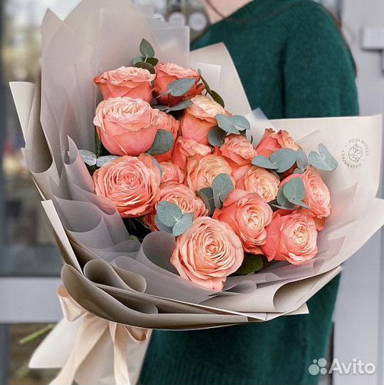 Букет из пионовидных роз Кахала