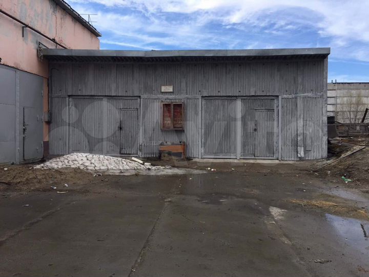 Гараж, > 30 м²