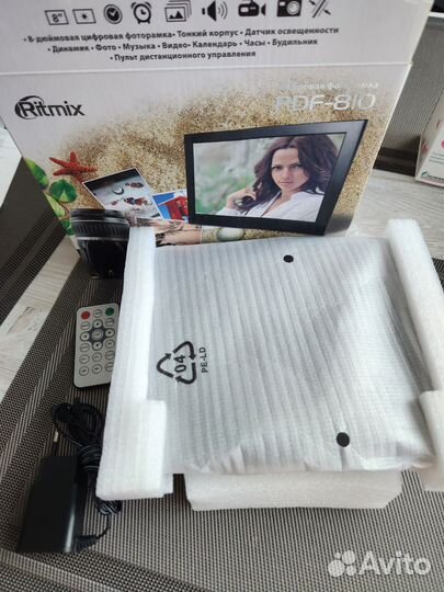 Цифровая фоторамка Ritmix RDF-810