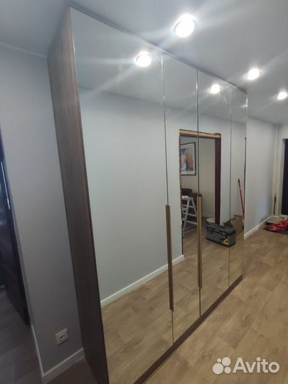 Шкаф распашной 2.1м