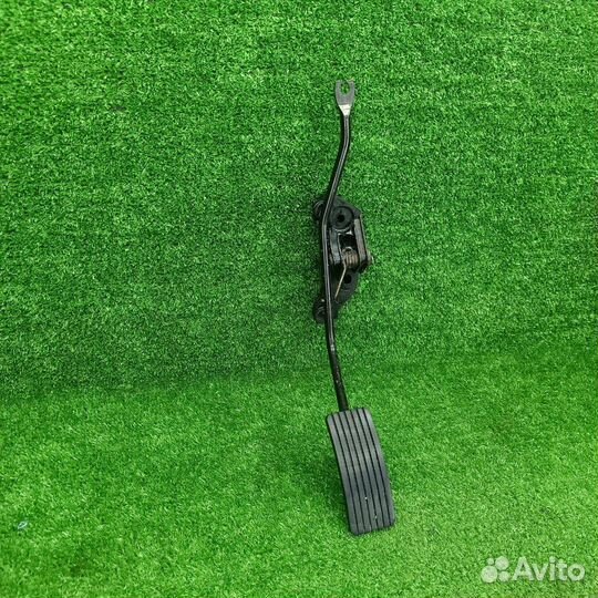 Педаль газа Hyundai Getz 2005 327001C000