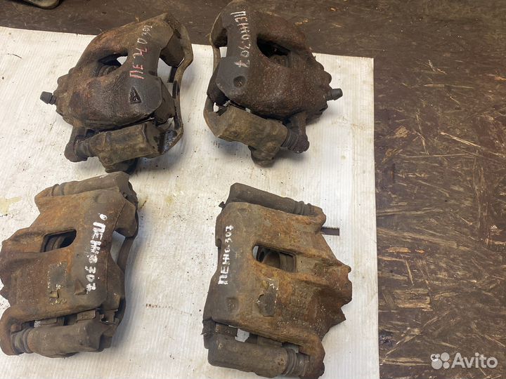 Суппорт передний Peugeot 307