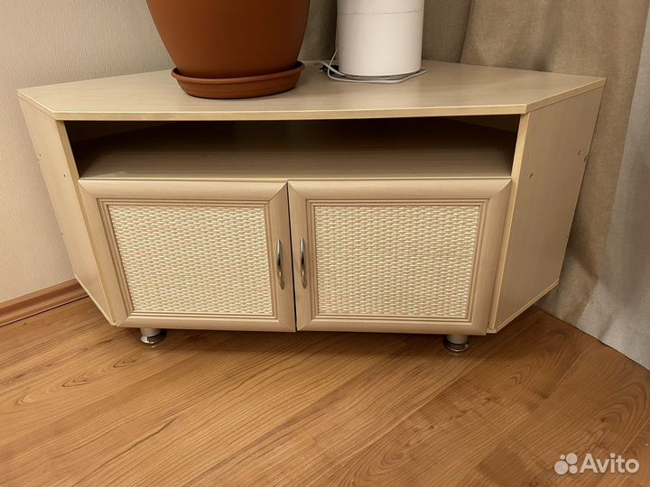 Тумба под телевизор