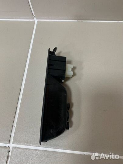 Накладка кнопок стеклоподъемника Renault Duster 2