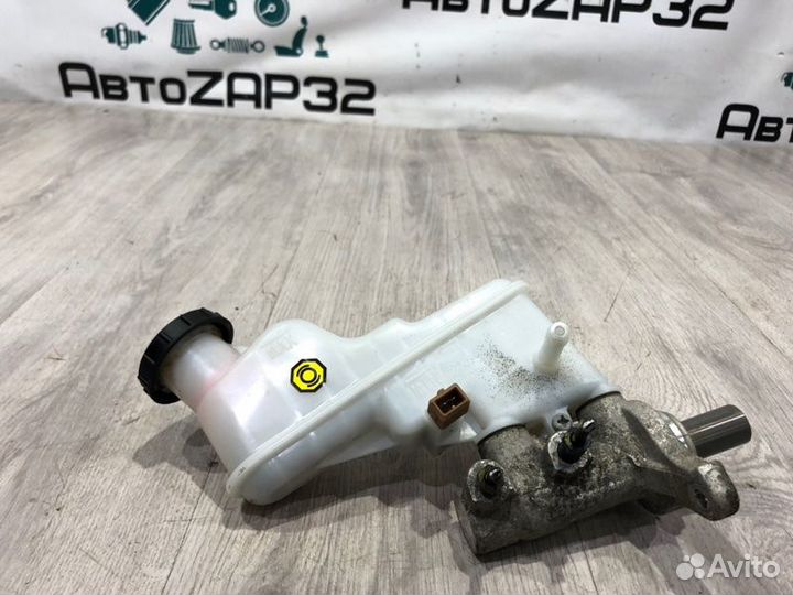 Главный тормозной цилиндр Kia Rio 3 G4FC 2012