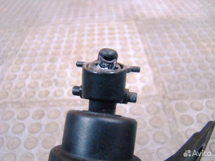 KIA Sportage 3 Форсунка омывателя фары правая