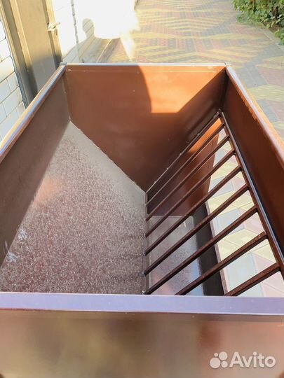 Кормушка для овец и коз