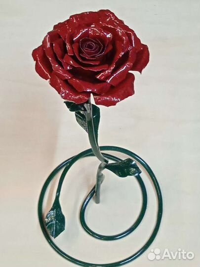 Роза кованая элегантность