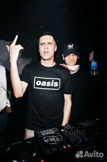 Диджей / DJ со своим оборудованием