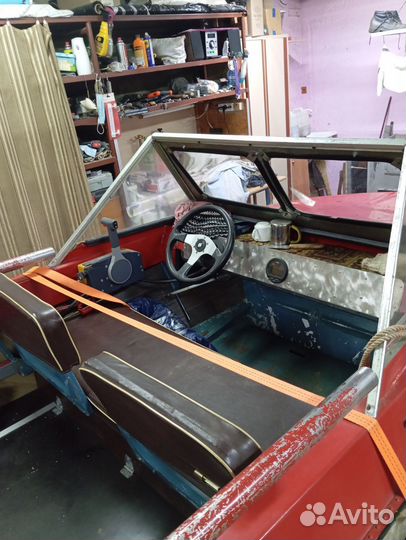 Продаётся моторная лодка Крым
