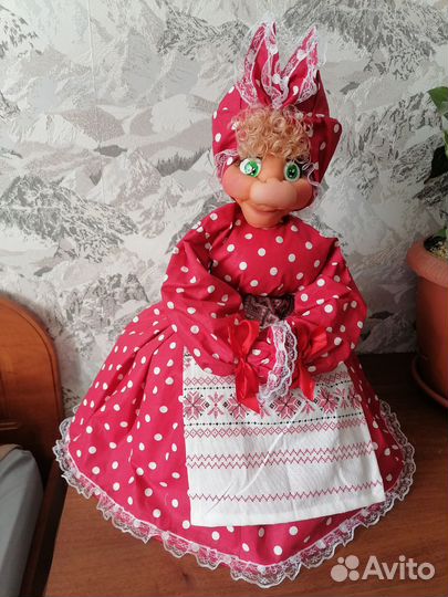 Кукла-грелка на чайник на устойчивой основе