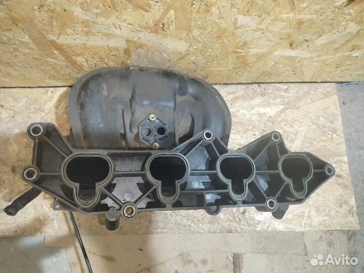 Впускной коллектор Ford Focus 1, 1.8-2.0
