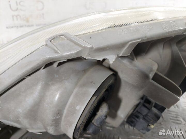 Фара передняя правая Toyota Corolla ZZE120 1.6 3ZZ