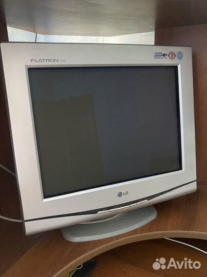 Монитор LG Flatron F700P 17” бу