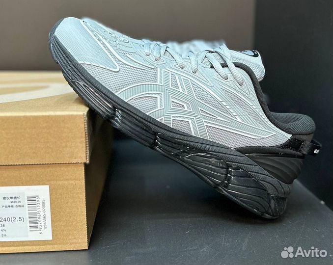 Кроссовки asics