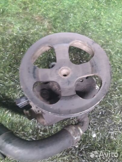 Toyota Avensis Насос гидроусилителя