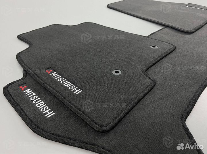 Коврики на Mitsubishi Pajero III/IV