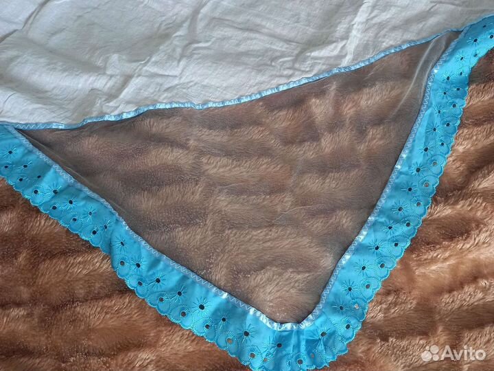 Простынка с уголком и чепчик для новорождённого