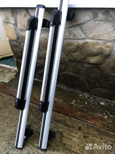 Багажник с креплениями для лыж