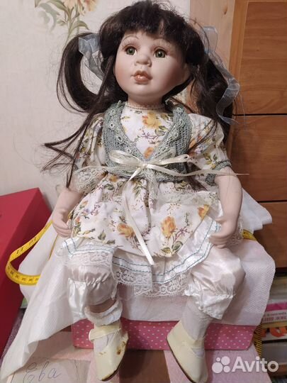 Кукла фарфоровая коллекционная