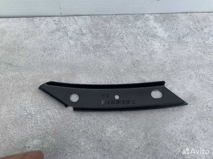 Кронштейн бампера Mercedes X204 A2048810306