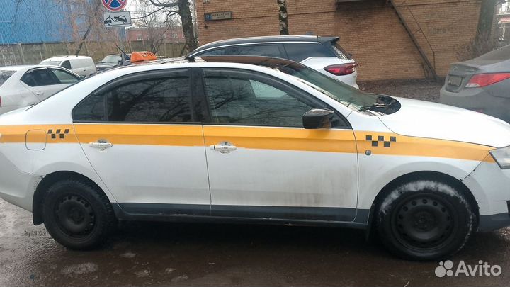 Skoda Rapid 1.6 AT, 2016, 450 000 км