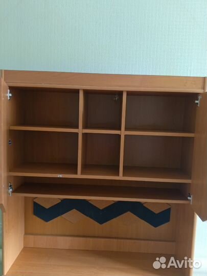 Продам стол, шкаф пенал, шифанер