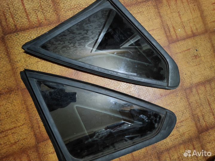 Кузовное стекло заднее