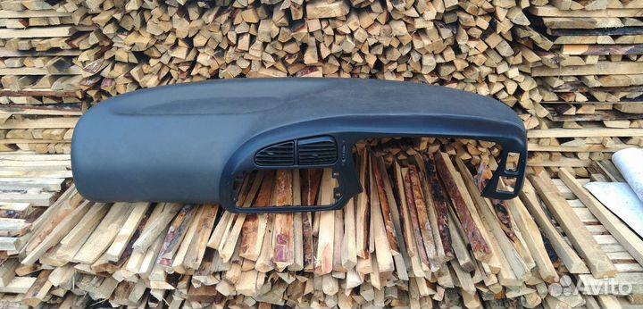 Накладка торпедо (панель) Mitsubishi Mirage V