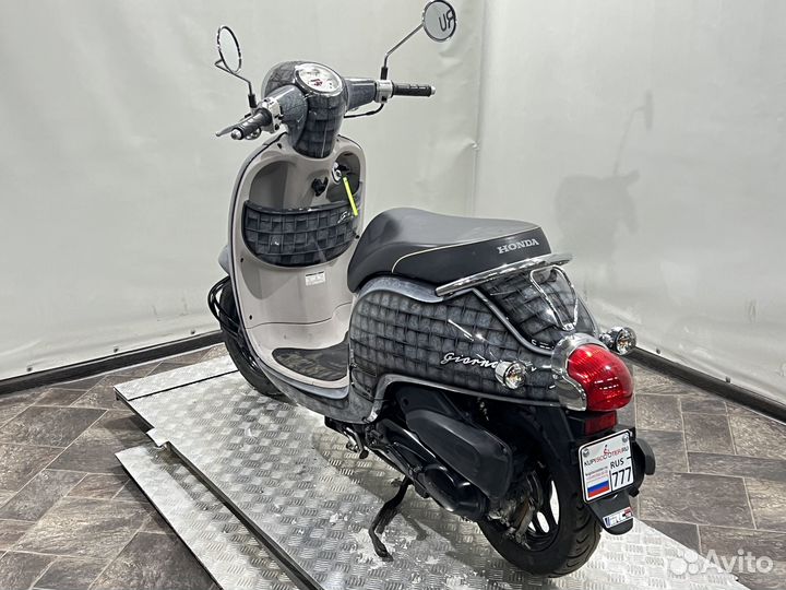 Скутер Honda Giorno