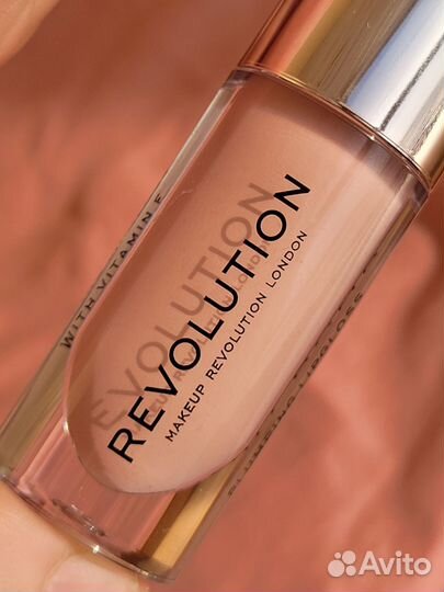 Revolution poutbomb