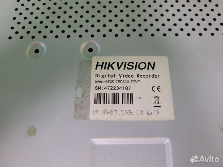 Сетевой видеорегистратор Hikvision DS-7608NI-SE/P