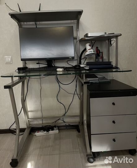 Компьютерный стол